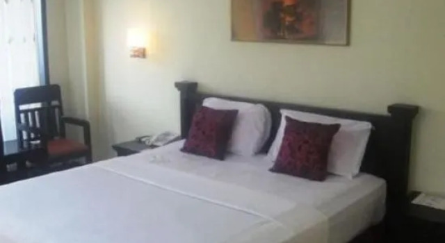 Hotel Sentral, Book Hotel Hotels in Sulawesi with Parking, Parking