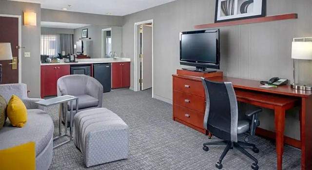 Двухместный люкс c 1 комнатой Courtyard by Marriott New Haven Orange