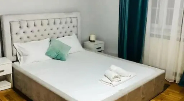 Lovely Ultra-Central Big Flat -3 Rooms- Parking N7, Varaa Hotelli Timişoara Timiş, lähellä Fructus Plaza