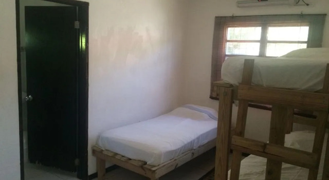 Vicky's Keys - Hostel, Book Hostel / Vandrerhjem Hostels i Cupecoy Beach, Hostel / Vandrerhjem