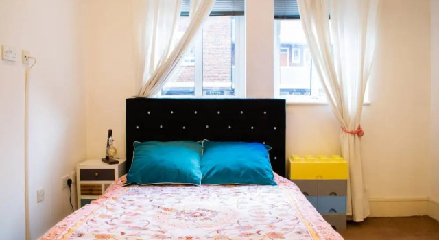 Spacious Studio in Trendy East London, Забронировать Отель Бизнес-отели Лондона, рядом с The Medieval Banquet, 4* 5*