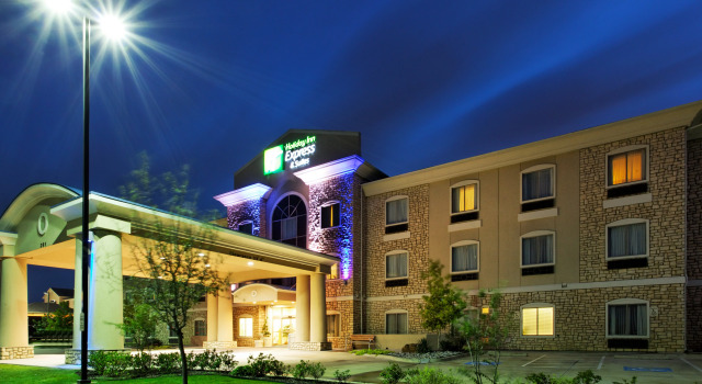 Holiday Inn Express Hotel & Suites Mansfield by IHG, Забронировать Отель Мансфилд Dallas - Fort Worth Metropolitan Area