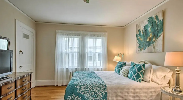 Коттедж Central Wadesboro Home: Walk to Downtown Shops!