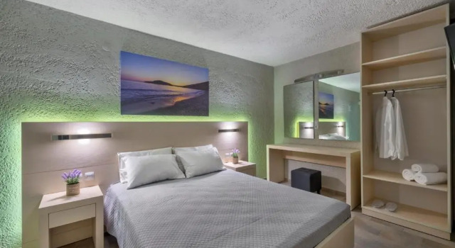 Halaris Rooms, Забронировать Отель Отели Эрмуполиса с парковкой, рядом с Музей промышленности Эрмуполи, Парковка