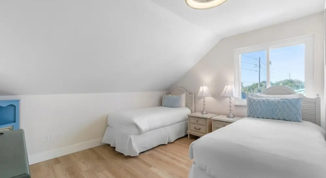 Villa Bleu 3, Забронировать Вилла Коттеджи Нью-Смирна-Бич, рядом с Баптистская церковь Бичсайд, Коттедж