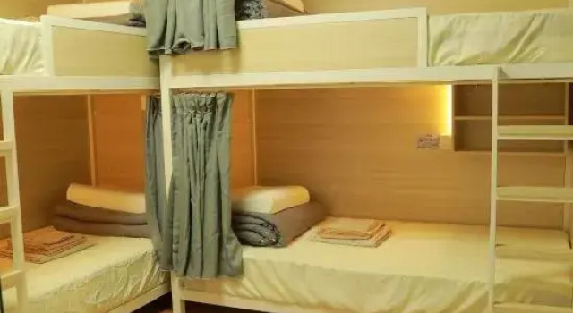 Кровать в общем номере (женский номер) Shiye Youth Hostel