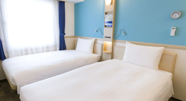 Toyoko Inn JR Kobe Station Kita, Забронировать Отель Отели Кобе с парковкой, рядом с Kobe Motomachi Shopping Street, Парковка