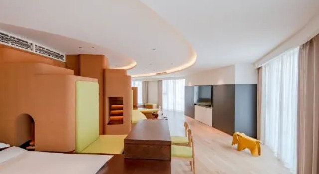 Трёхместный семейный люкс Jingju Hotel Shenzhen