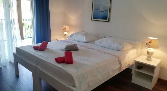 Apartments Rogac, Varaa Huoneisto Island Solta Split-Dalmatia