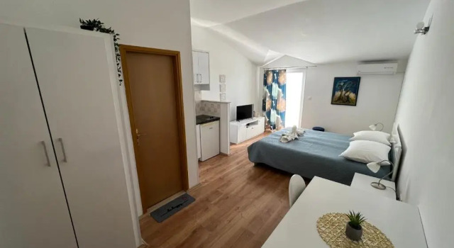 Студия с балконом и с видом на море Apartments Mateljak