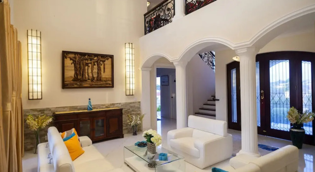 Villa with Spectacular Sea View