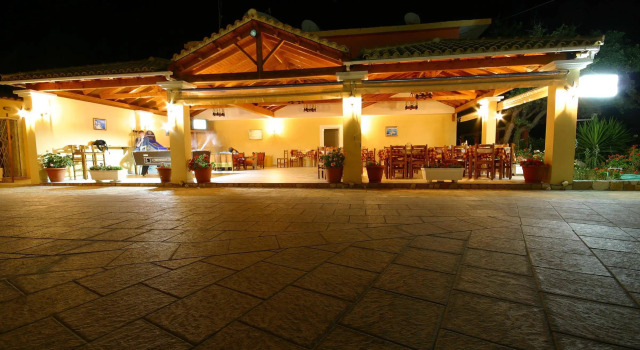 Tzevenos Aparthotel, Rezerwuj Hotel Agios Georgios Epir