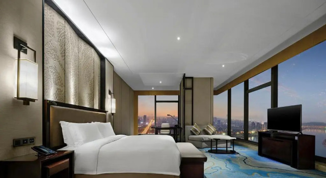 Двухместный номер Premium с видом на реку Hilton Zhuzhou