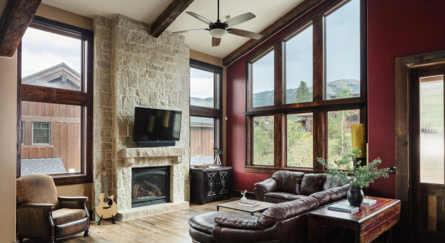 Sleeps 22! Craftsman Haven in Gated Community w/ Movie Room & Skiing
