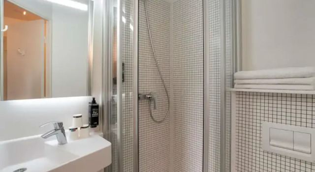 Четырёхместный номер Standard ibis budget Rennes Chantepie - Hôtel rénové