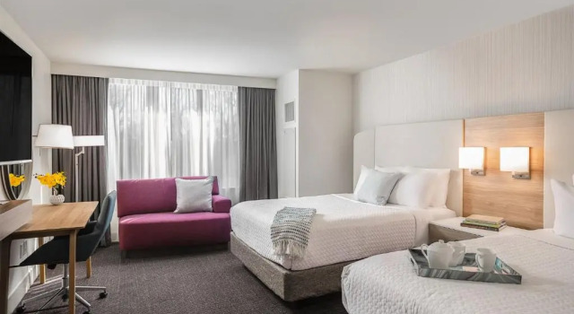 Четырёхместный номер Premium Crowne Plaza Atlanta Perimeter at Ravinia by IHG