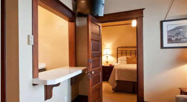 Коттедж The Sacajawea Hotel