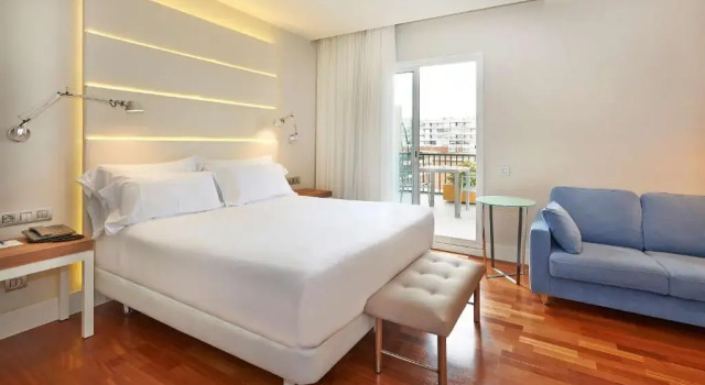 Двухместный номер Terrace Superior с красивым видом из окна NH Barcelona Les Corts
