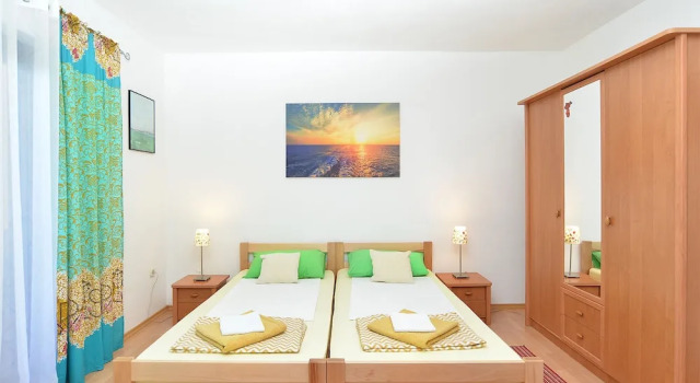 Апартаменты Apartments Mira 295