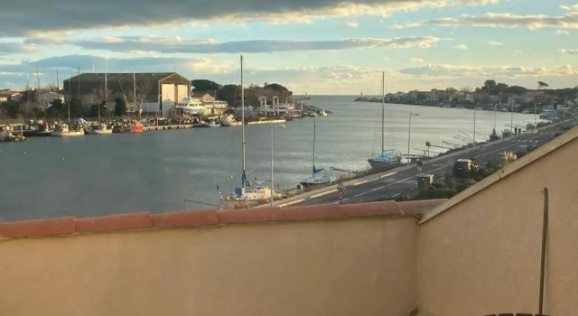 Appartement calme vue sur l'hérault et la mer