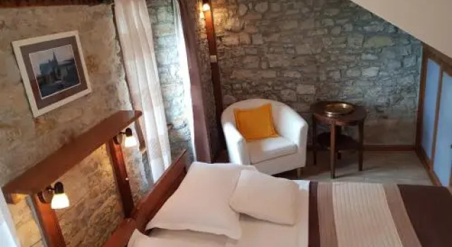 Nirvana Apartments and Rooms