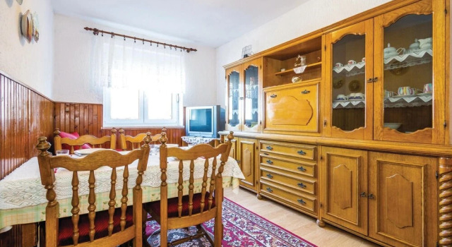 Beautiful Home in Sveti Juraj With Wifi and 2 Bedrooms, Rezerwuj Hotel Sveti Juraj 