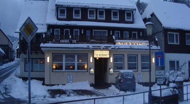 Hotel zur Post, Book Hotel Hoteller i Wieda med parkering, Parkering