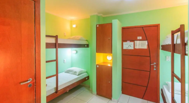 Кровать в общем номере (женский номер) Guarujá Hostel