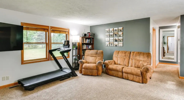 2 Mi to Turtle Creek Casino: Home w/ Game Room!, Varaa Lomakoti Williamsburg Michigan