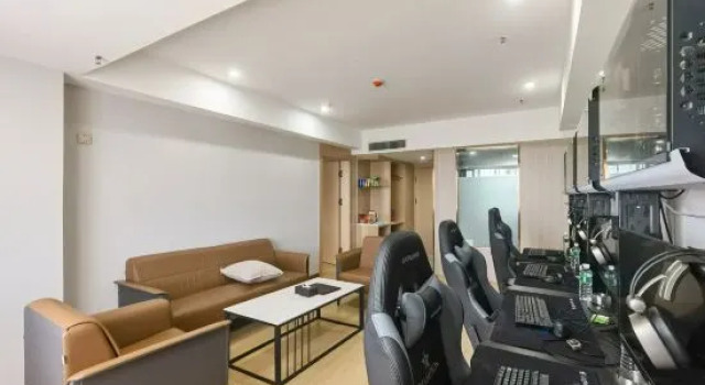 Suite Hotel Bole Halang