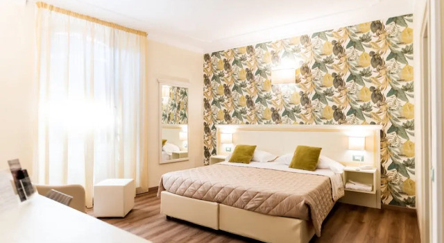 Standard Dreier Zimmer mit Balkon Hotel Corso