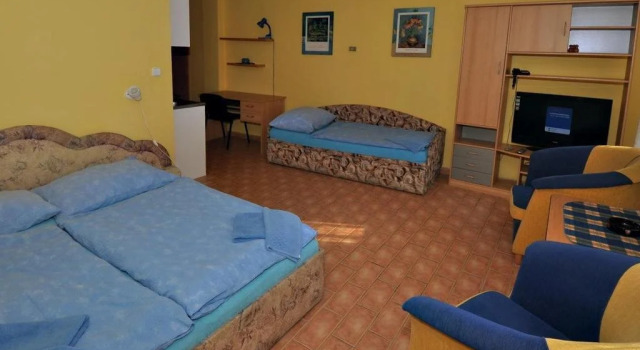 Hotel Na Hradbách, Забронировать Отель Отели Czech central mountains 3 звезды, 3*