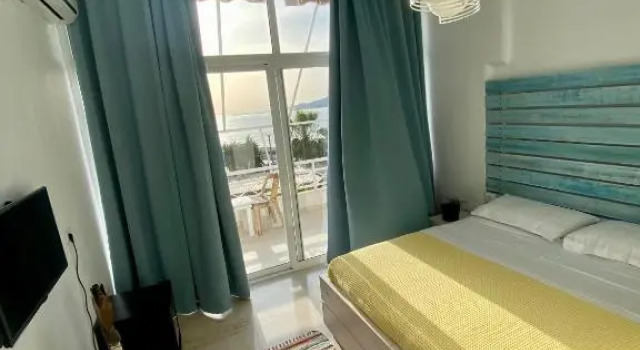Полулюкс Saranda Hotel