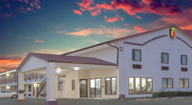 Budgetel Inn & Suites