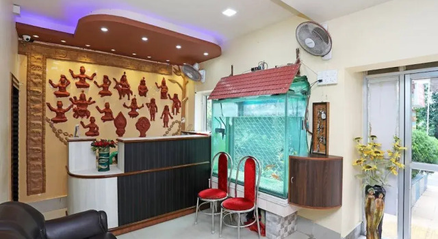 OYO 16059 Roland Inn, Prenota Hotel Baruipur West Bengal