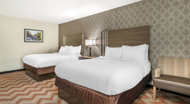 Четырёхместный номер Deluxe Best Western Plus Sonora Oaks Hotel and Conference Center