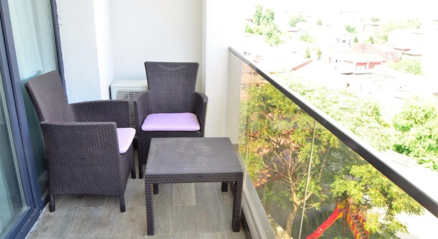 Двухместный номер Economy с балконом Uptown Residence Apartments
