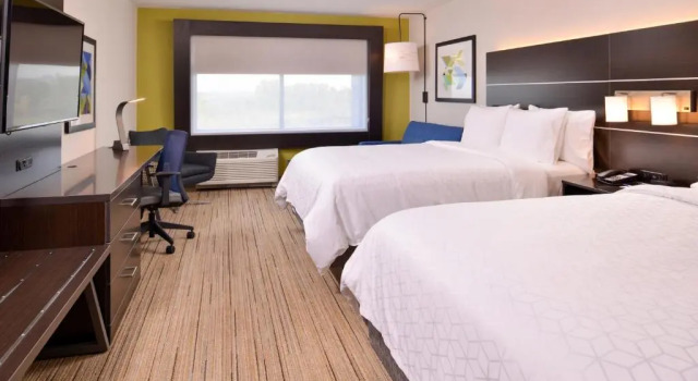 Четырёхместный номер Standard Holiday Inn Express & Suites - Olathe West by IHG