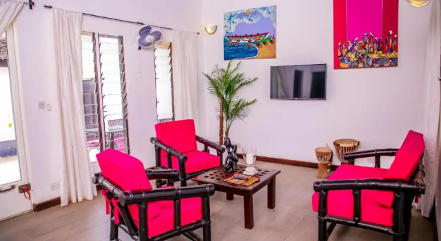 Люкс с видом на бассейн Hibiscus House Gambia