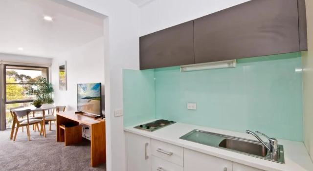 Студия Deluxe с балконом Lorne Bay View Motel