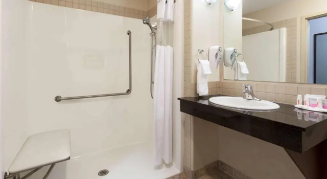 Номер Standard Ramada by Wyndham Weyburn
