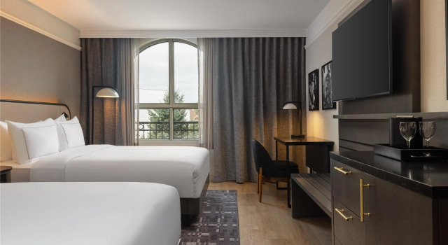Четырёхместный номер Standard Hotel Vallea Bromont, Tapestry Collection by Hilton
