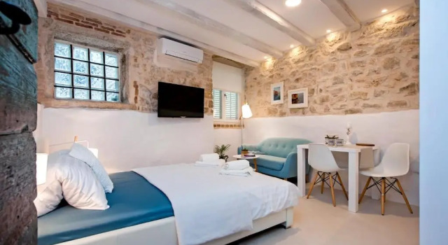Студия Deluxe Luna Rooms and Studios