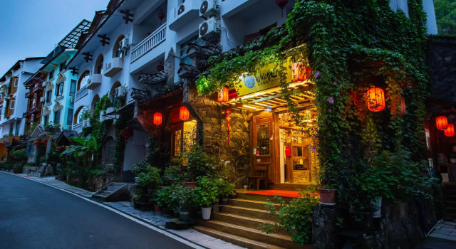 Двухместный номер Destination Youth Hostel-Walk 5 minutes to east entrance of national park,Coffee,Book tickets,Laundry service,Experienced tour guide service