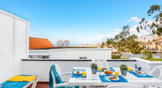 Апартаменты C103 big terrace, pool!