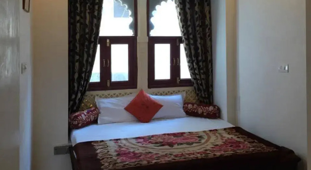 Lake Paradise Hotel, Забронировать Отель Отели штата Раджастхана 3 звезды, 3*