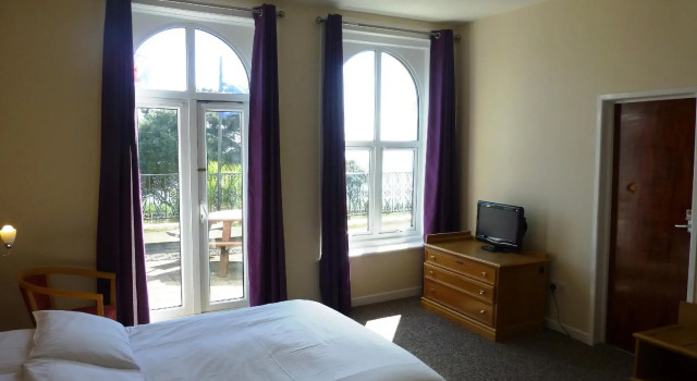 Esplanade Hotel - Clacton On Sea (Beachfront Hotel) by OYO