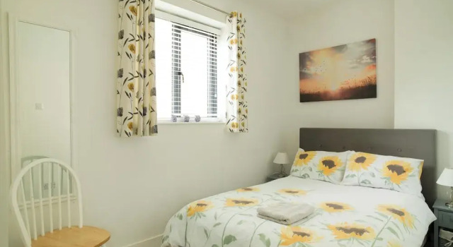 Modern Apartment in the Cotswolds Sleeps 6, Varaa Huoneisto Asunnot kohteessa Merseyside, Huoneisto