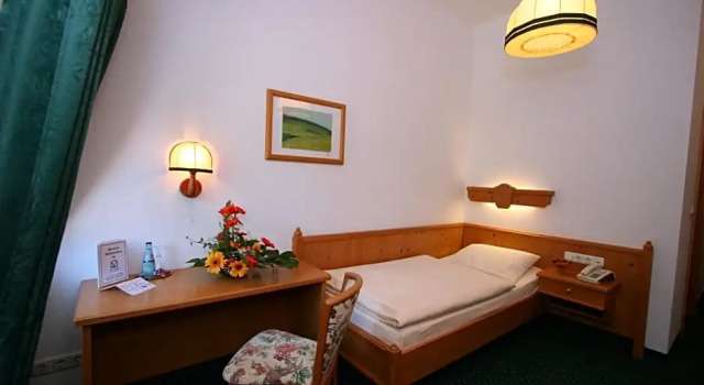 Hotel Lay-Haus, Varaa Hotelli 3 tähden hotellit kohteessa Garz, 3*