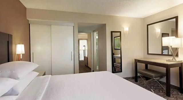 Двухместный люкс с 2 комнатами Embassy Suites by Hilton Arcadia-Pasadena Area